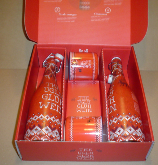 The Ugly Glühwein 2 x 75 cl met 2 mokken giftbox in rode verpakking